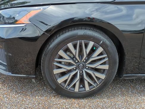 Used 2024 Nissan Altima 2.5 SV FWD image 10