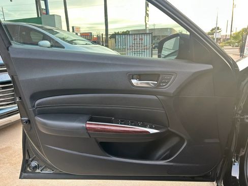 Used 2016 Acura TLX FWD image 12