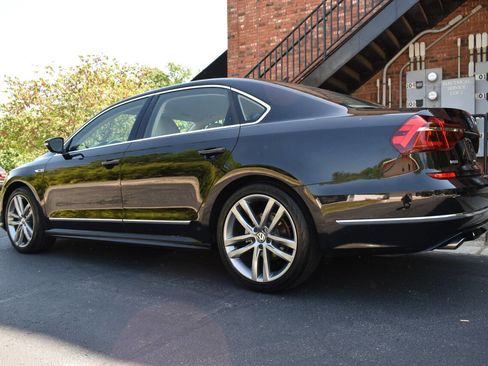 Used 2017 Volkswagen Passat 1.8T R-Line FWD image 31