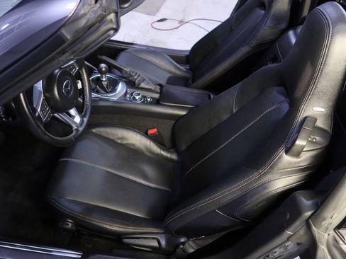 Used 2023 MAZDA MX-5 Miata Grand Touring image 16