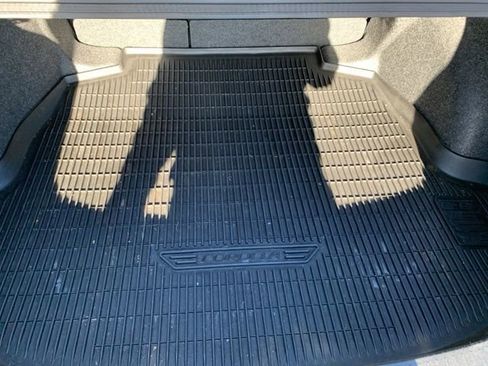 Certified 2025 Toyota Corolla LE image 28