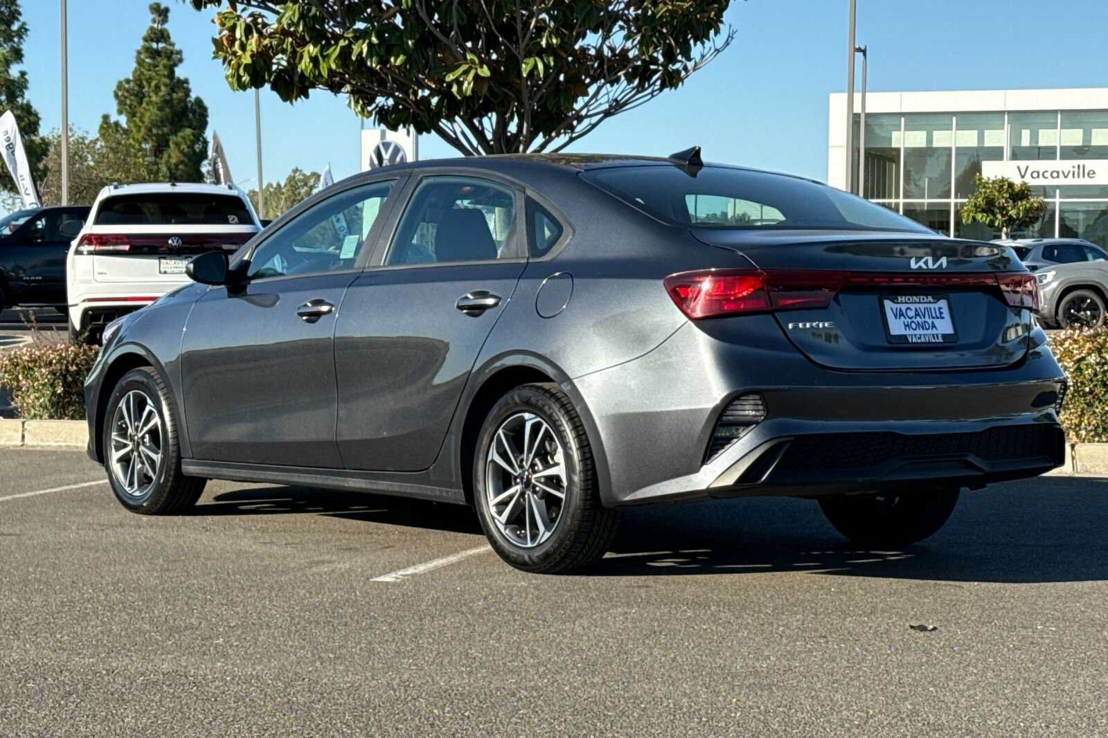 Used 2024 Kia Forte LXS FWD image 6