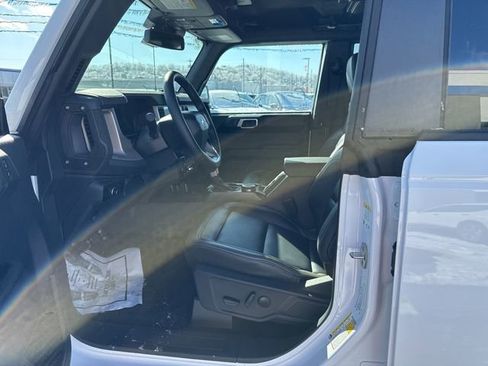 Used 2025 Ford Bronco Outer Banks image 10