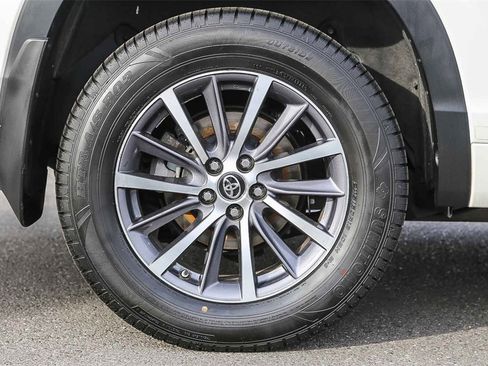 Used 2017 Toyota Highlander XLE image 13