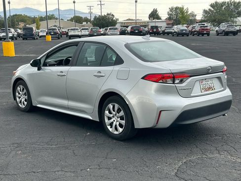 Used 2025 Toyota Corolla LE FWD image 5