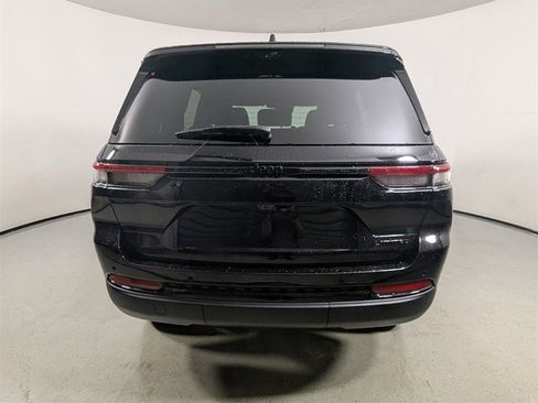 New 2025 Jeep Grand Cherokee Limited w/ Luxury Tech Group II image 6