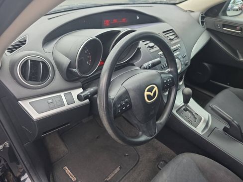 Used 2011 MAZDA MAZDA3 i Touring FWD image 10