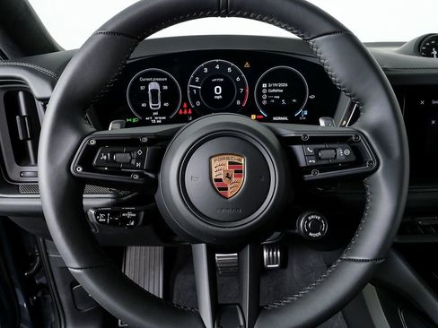 New 2026 Porsche Cayenne GTS image 9