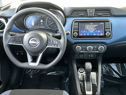 Used 2025 Nissan Versa SV image 4