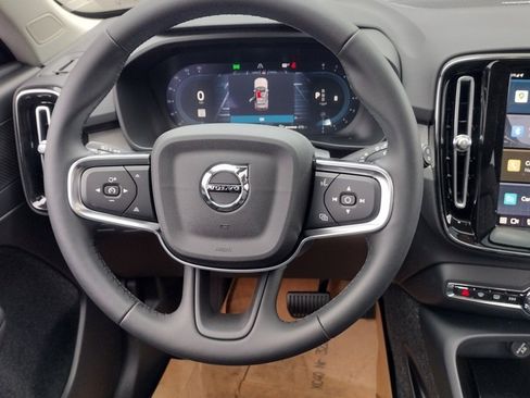 New 2025 Volvo XC40 B5 Ultra w/ Climate Package image 23