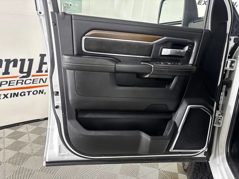 Used 2024 RAM 2500 Laramie AWD/4WD image 7