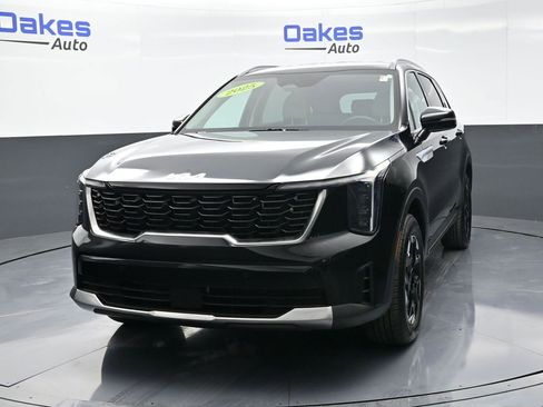 Certified 2025 Kia Sorento S AWD/4WD image 4
