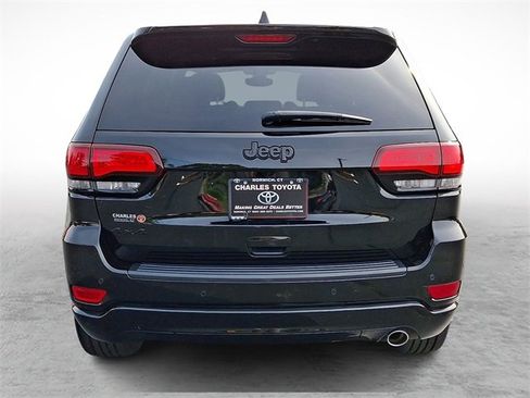 Used 2018 Jeep Grand Cherokee Altitude image 5