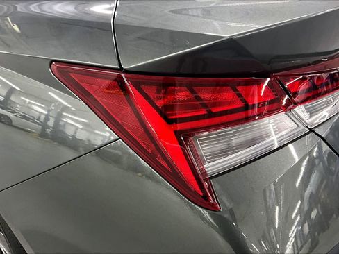Used 2024 Hyundai Elantra Limited FWD image 29