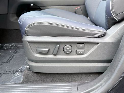 New 2026 INFINITI QX80 4WD w/ Sport Exterior Package image 18