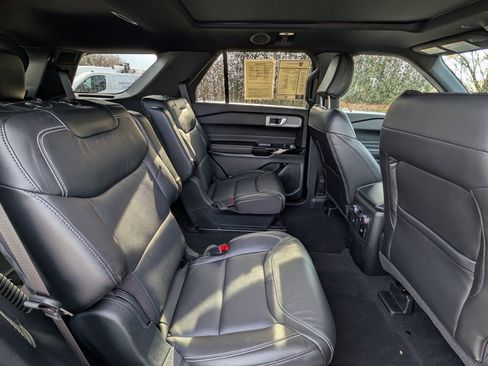 Used 2022 Ford Explorer ST w/ Equipment Group 401A image 32