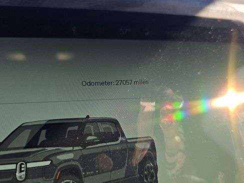 Used 2022 Rivian R1T Adventure image 12