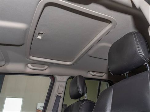 Used 2016 Jeep Patriot High Altitude AWD/4WD image 15