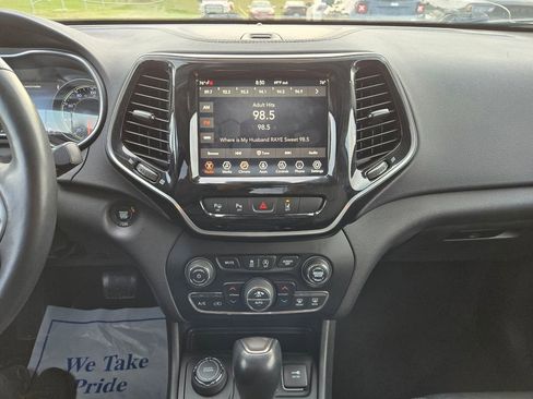 Used 2019 Jeep Cherokee Limited w/ Technology Group AWD/4WD image 22