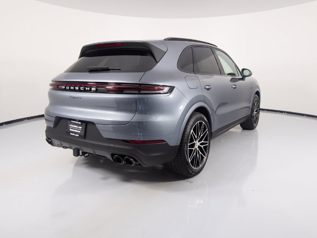 Certified 2026 Porsche Cayenne E-Hybrid AWD/4WD image 10