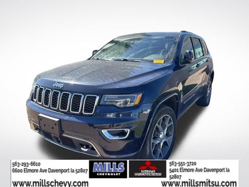 Used 2018 Jeep Grand Cherokee Limited AWD/4WD image 1