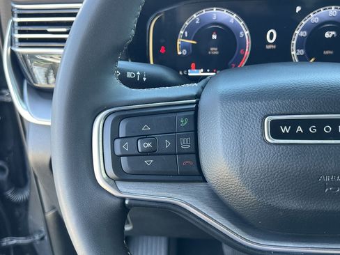 Used 2023 Jeep Wagoneer Series II image 9