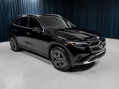 New 2026 Mercedes-Benz GLC 300 4MATIC image 3