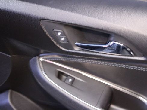 Used 2018 Chevrolet Cruze Premier image 9