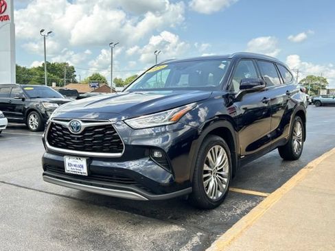 Used 2022 Toyota Highlander Platinum AWD/4WD image 5