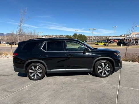 Used 2025 Honda Pilot Elite image 9