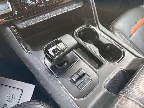 Used 2023 GMC Sierra 1500 AT4 image 31