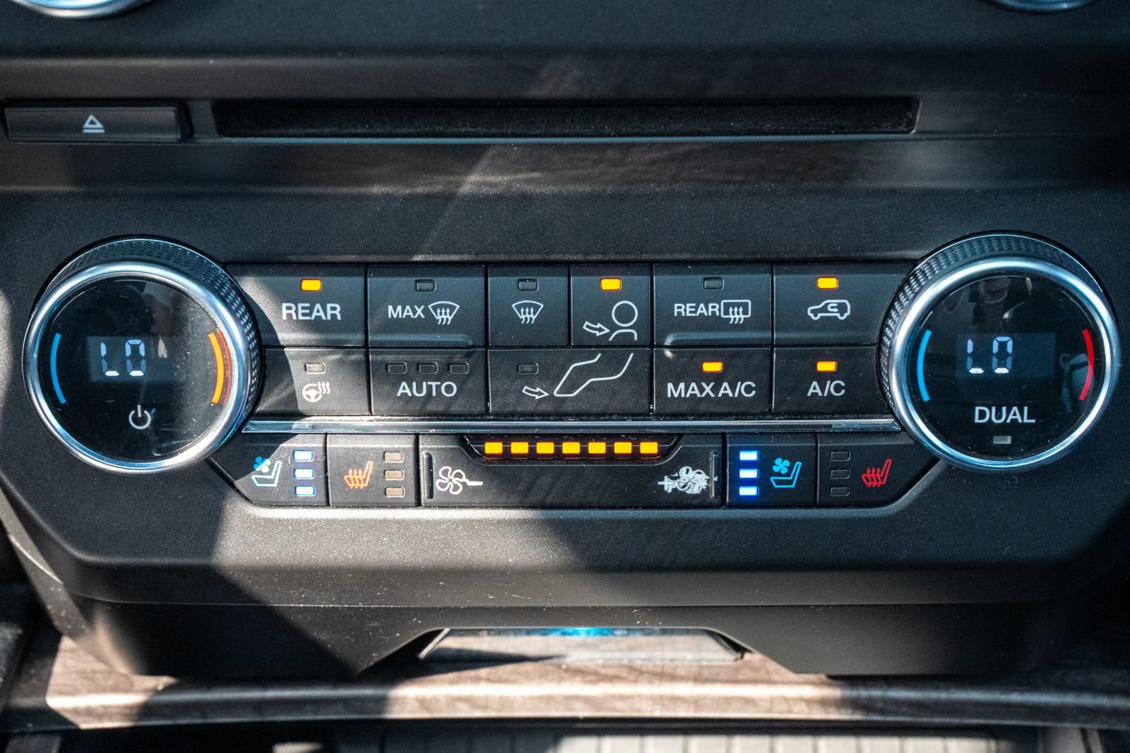 Used 2018 Ford Expedition Limited w/ Equipment Group 301A RWD image 33