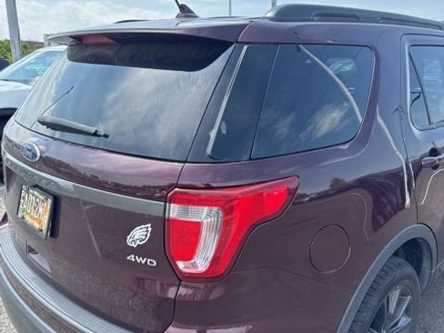 Used 2019 Ford Explorer XLT w/ Equipment Group 202A AWD/4WD image 10