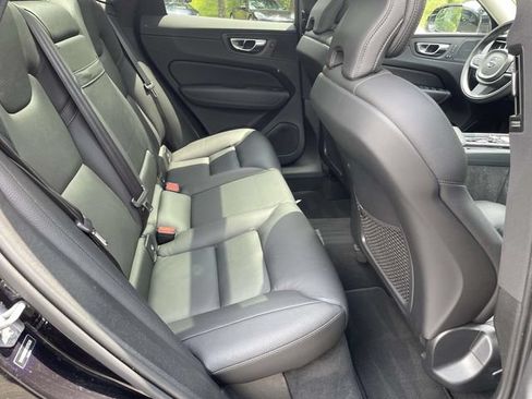 Used 2019 Volvo XC60 T6 Momentum w/ Multimedia Package AWD/4WD image 20