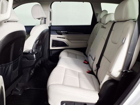 Used 2025 Kia Telluride EX image 14