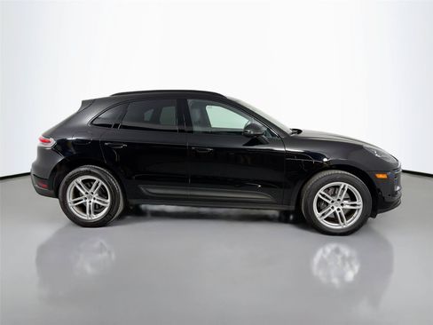 Certified 2024 Porsche Macan w/ Premium Plus Package AWD/4WD image 8