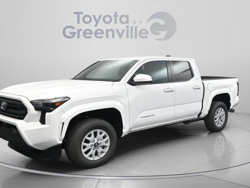 Used 2024 Toyota Tacoma SR5 w/ SR5 Upgrade Package RWD image 4