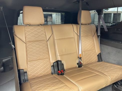 Used 2022 Cadillac Escalade ESV Premium Luxury AWD/4WD image 32
