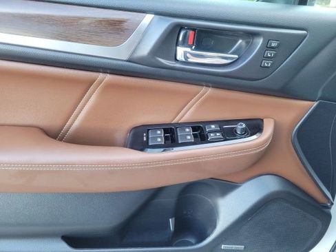 Used 2018 Subaru Outback 3.6R Touring w/ Popular Package #3 AWD/4WD image 17