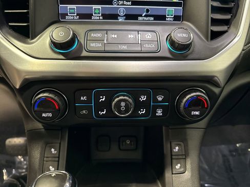 Used 2019 GMC Acadia SLT AWD/4WD image 19