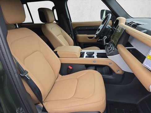 Used 2026 Land Rover Defender 110 X-Dynamic SE AWD/4WD image 10