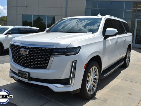 Used 2021 Cadillac Escalade ESV Premium Luxury w/ LPO, Illumination Package image 8