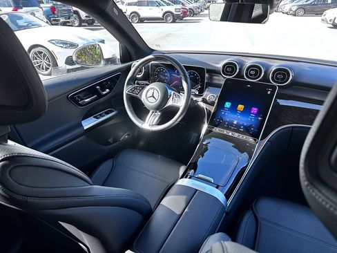 Used 2025 Mercedes-Benz GLC 300 image 32