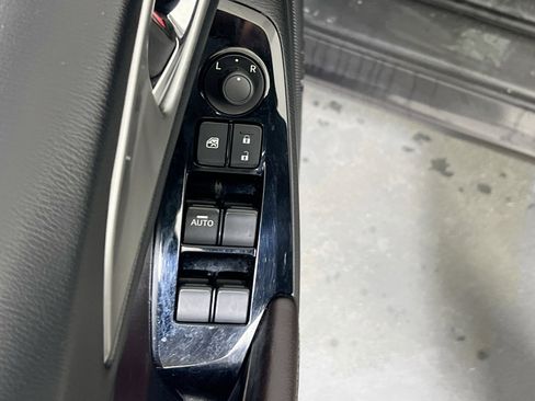 Used 2018 MAZDA MAZDA3 Touring image 18