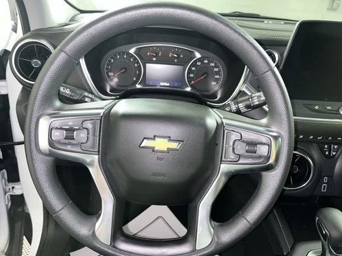 Used 2022 Chevrolet Equinox Premier w/ LPO, Floor Liner Package AWD/4WD image 16