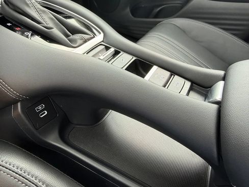 Used 2024 Honda HR-V EX-L image 14