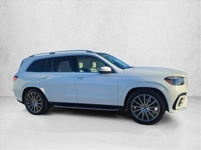 Used 2024 Mercedes-Benz GLS 450 4MATIC image 4