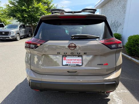 Used 2025 Nissan Rogue SV AWD/4WD image 8