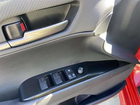 Used 2025 Toyota Camry SE w/ Convenience Package image 13