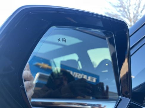 New 2026 Chevrolet Suburban Premier AWD/4WD image 11
